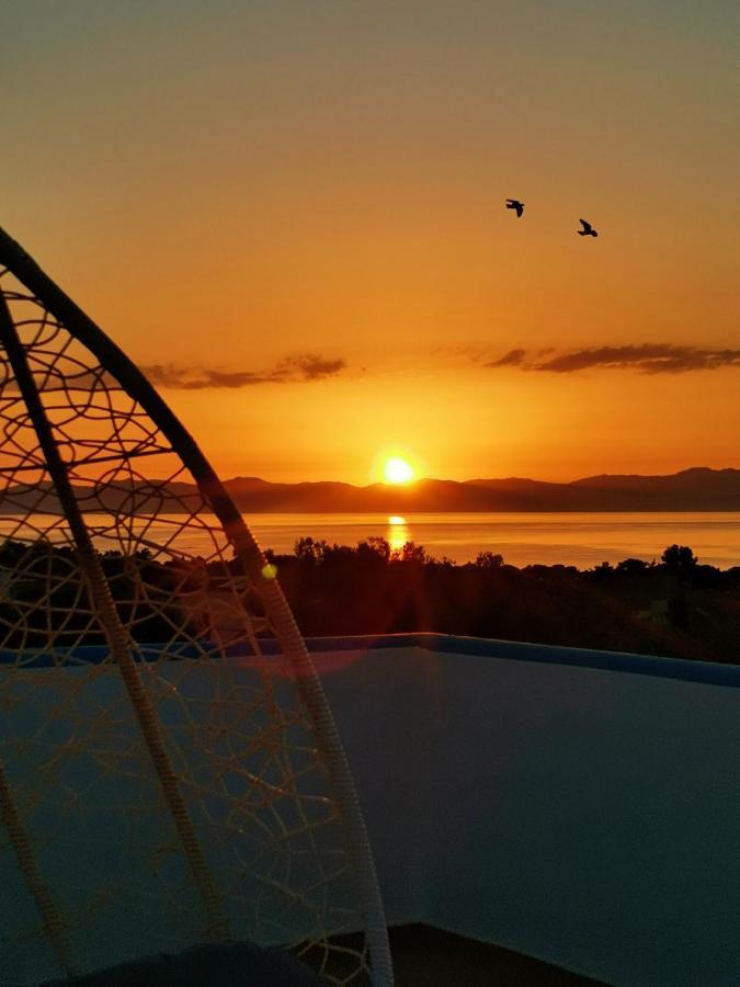 Sicci Villa Near The Airport & Sea Атина Екстериор снимка
