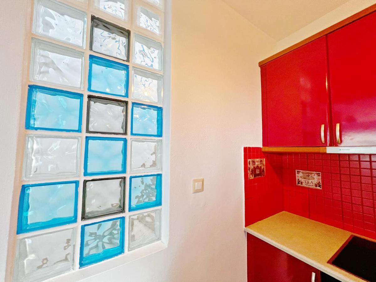Sicci Villa Near The Airport & Sea Атина Екстериор снимка