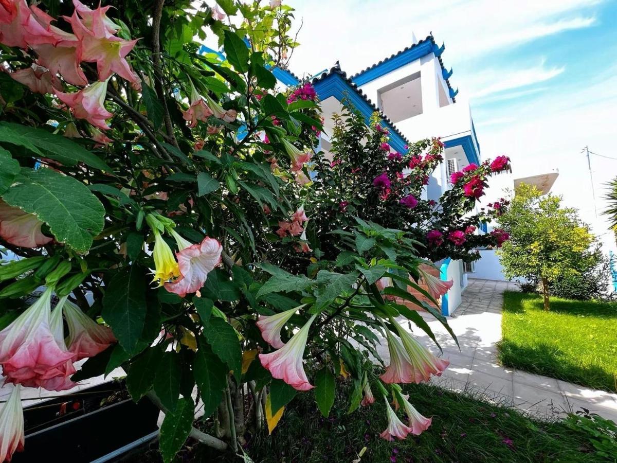 Sicci Villa Near The Airport & Sea Атина Екстериор снимка
